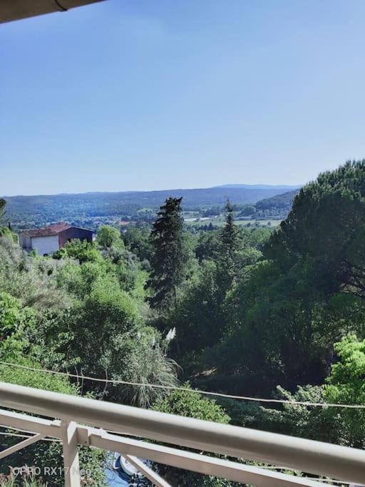 Appartement Au Coeur Du Village De Callian Екстериор снимка